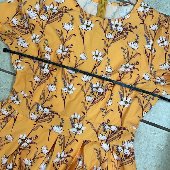 Unbranded Women’s Floral Dress - NWOT! - Picture 5 of 11